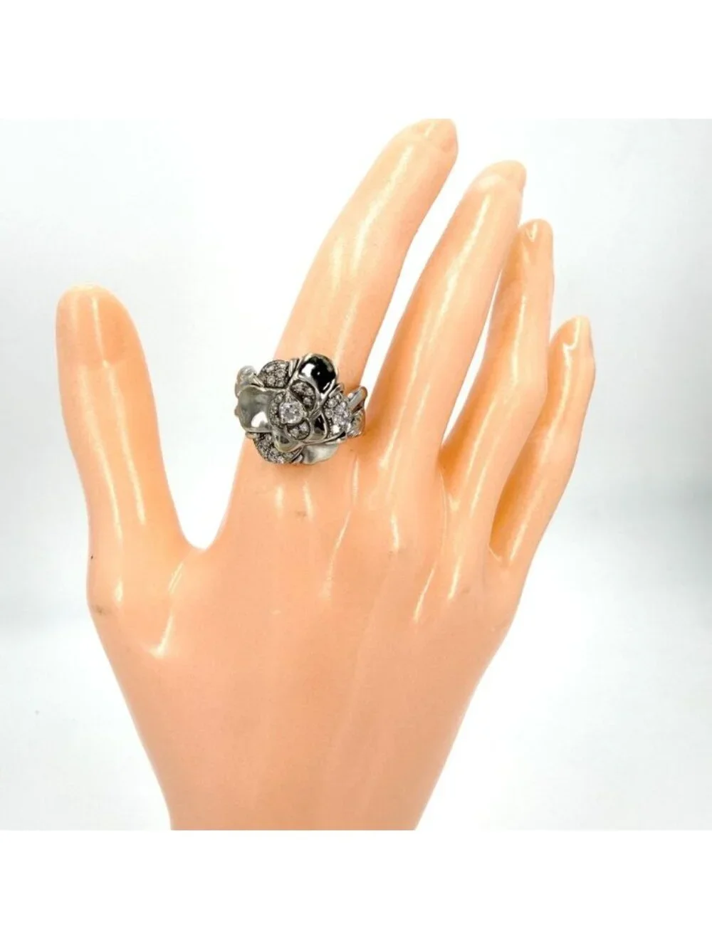 Chanel Ring Camellia Accessory Sally 18k WG White Gold Diamond Vintage